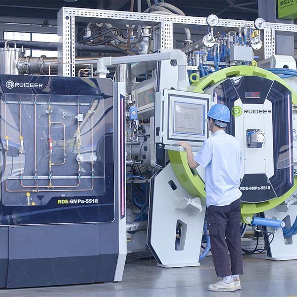 12 Bulan Periode Tungku vakum tinggi dengan batang pemanas resistensi grafit dan waktu jaminan UPS 80 menit